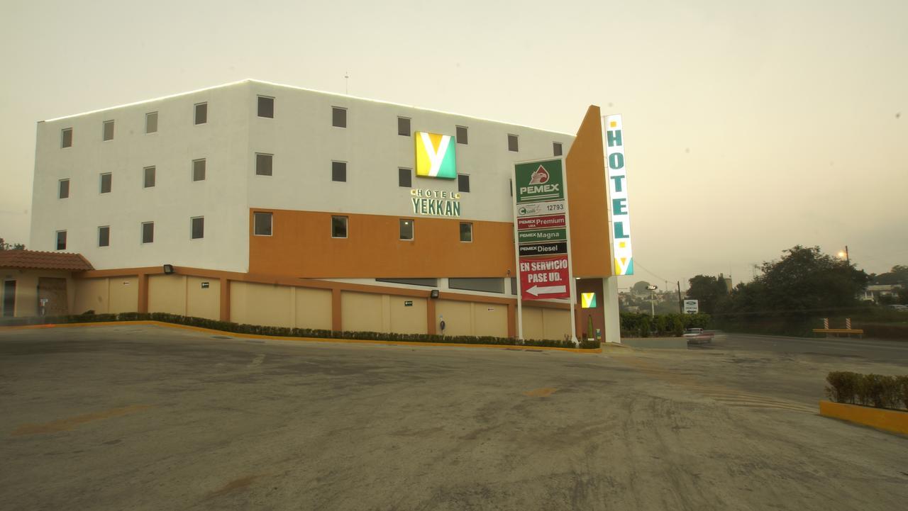 Hotel Yekkan Huauchinango Bagian luar foto